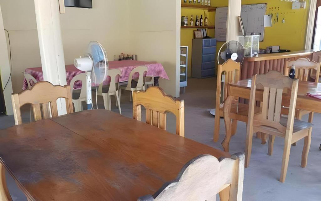 Zen Rooms Basic Replica Manor Siquijor Εξωτερικό φωτογραφία